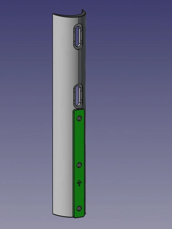 Laikiklio kolonos priekis su žalia adapterine plokštele.